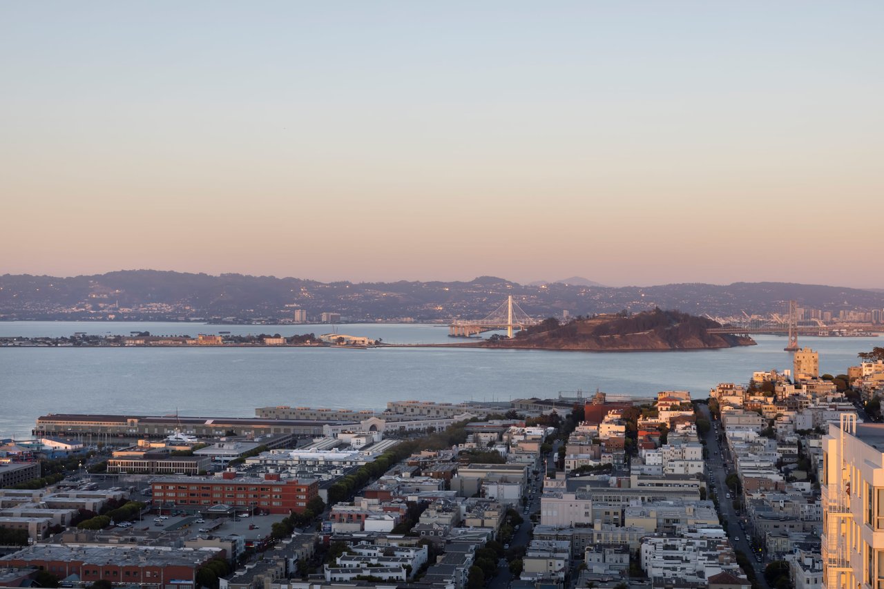 Jay Jeffers-Designed Bay View Apartment on Russian Hill