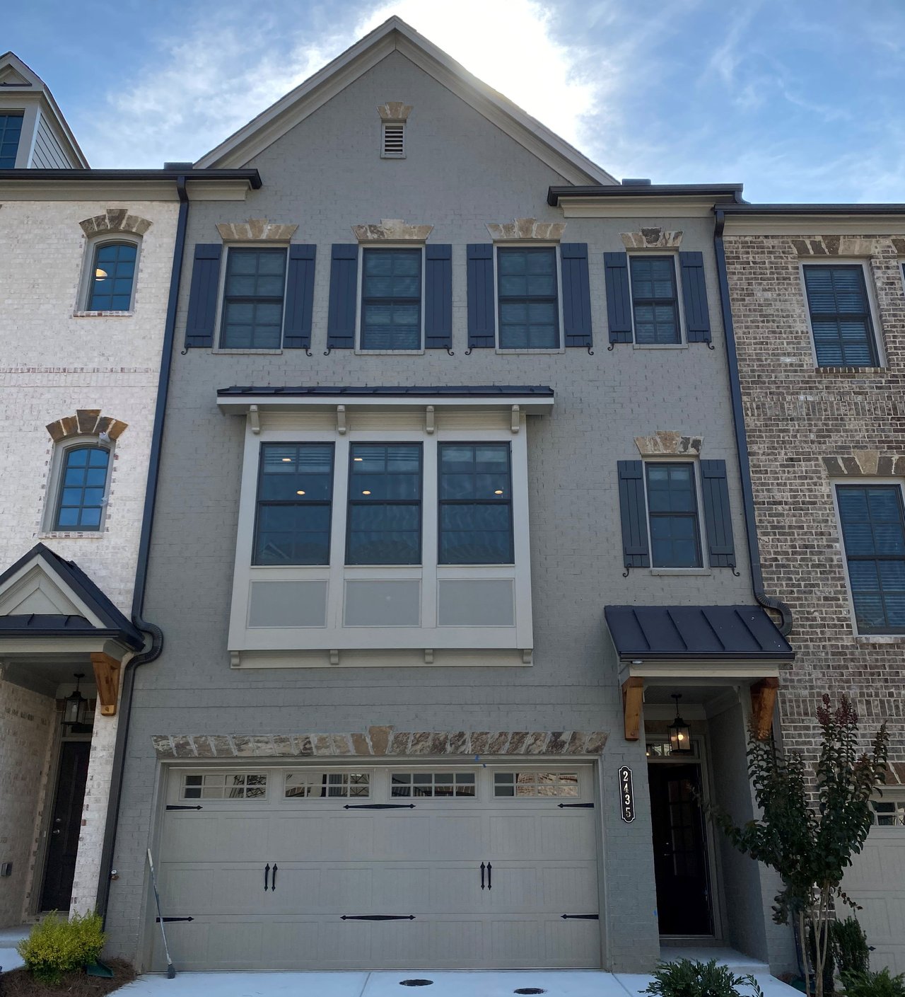 2435 Skyland Way