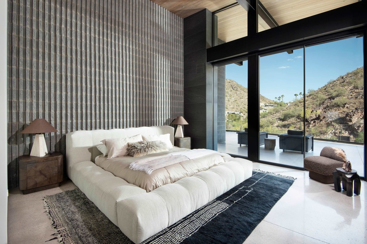 Hillside Modern Luxury Home in Paradise Valley, Arizona