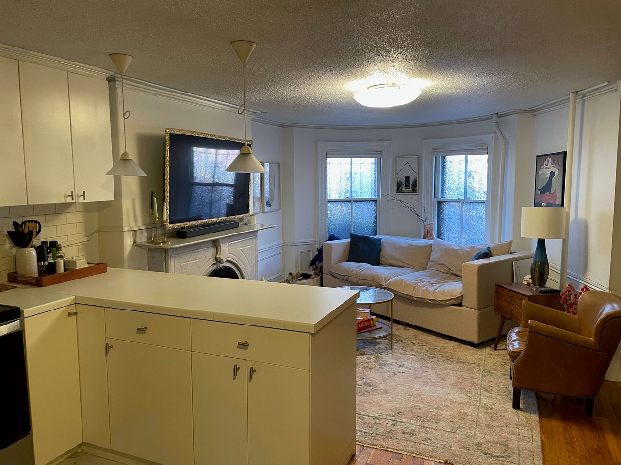JULY - Appleton Street 2 bed 2 bath w. Private Patio & Laundry - Pets Negotiable!  HEAT AND HW incl! 