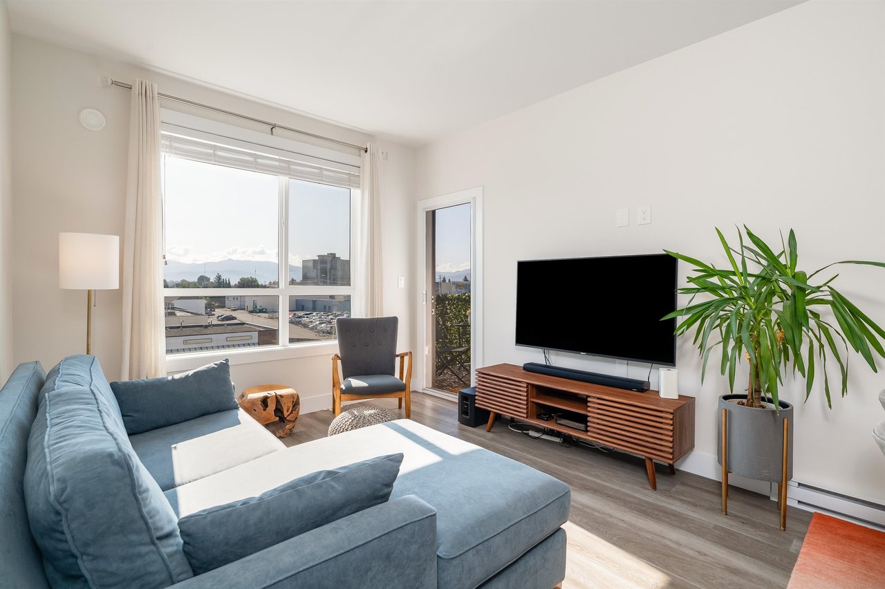 407-32838 Ventura Ave