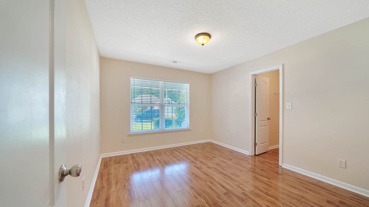 113 NW Imogene Way