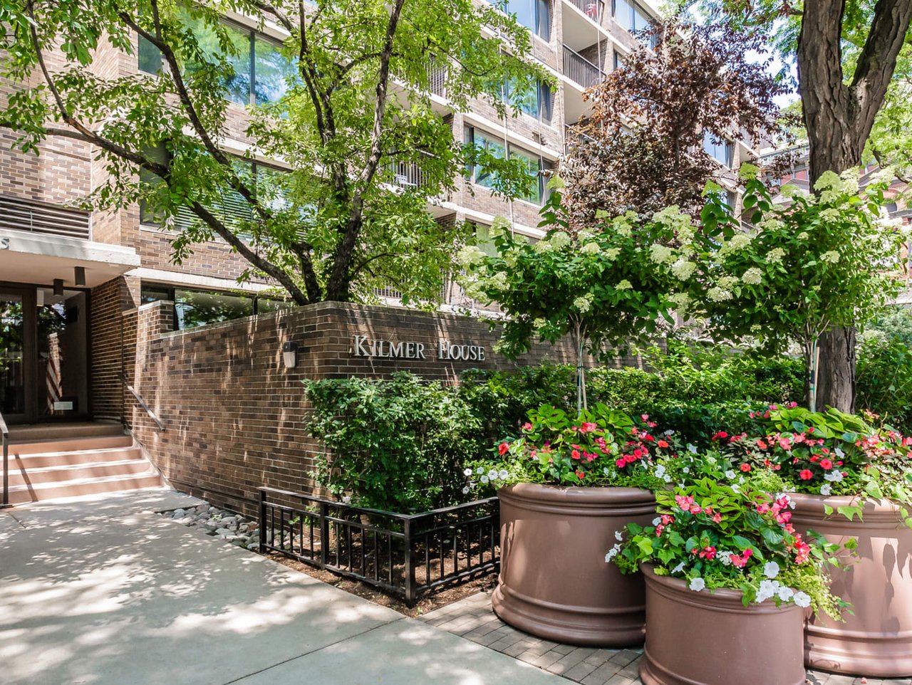 1555 N Sandburg Terrace