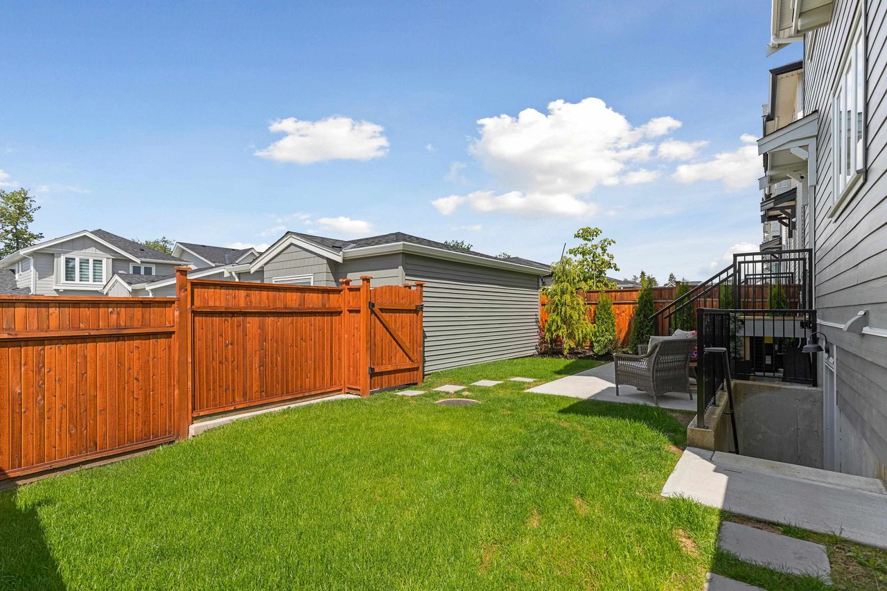 19743 75a Ave