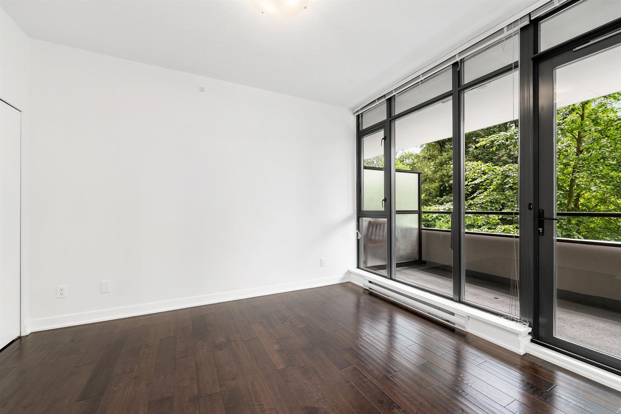 303-7088 18th Ave