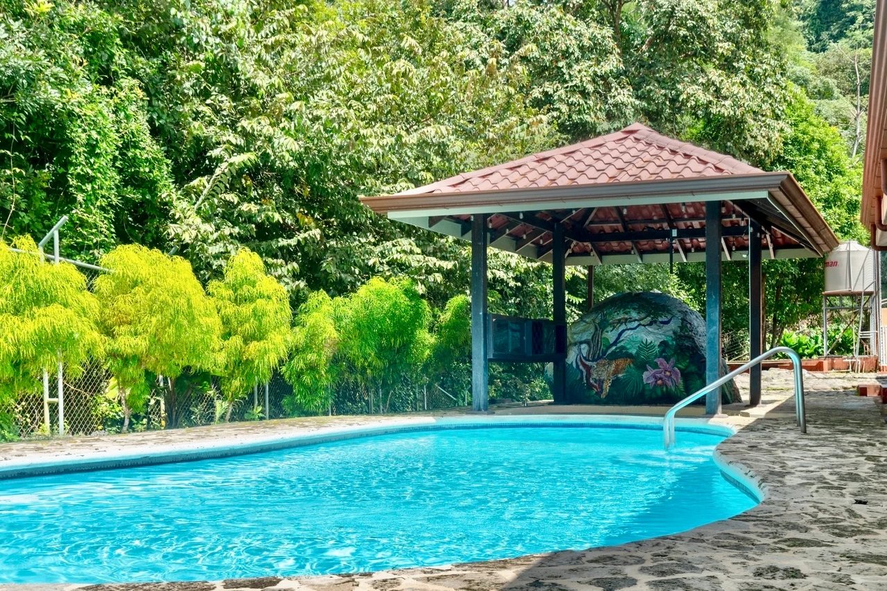 Tropical Private Pool Estate, Alajuela