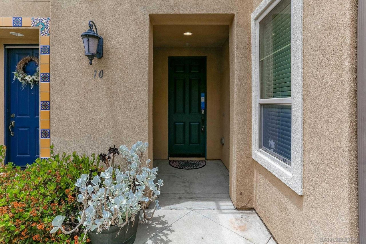 2222 Capistrano Way 10