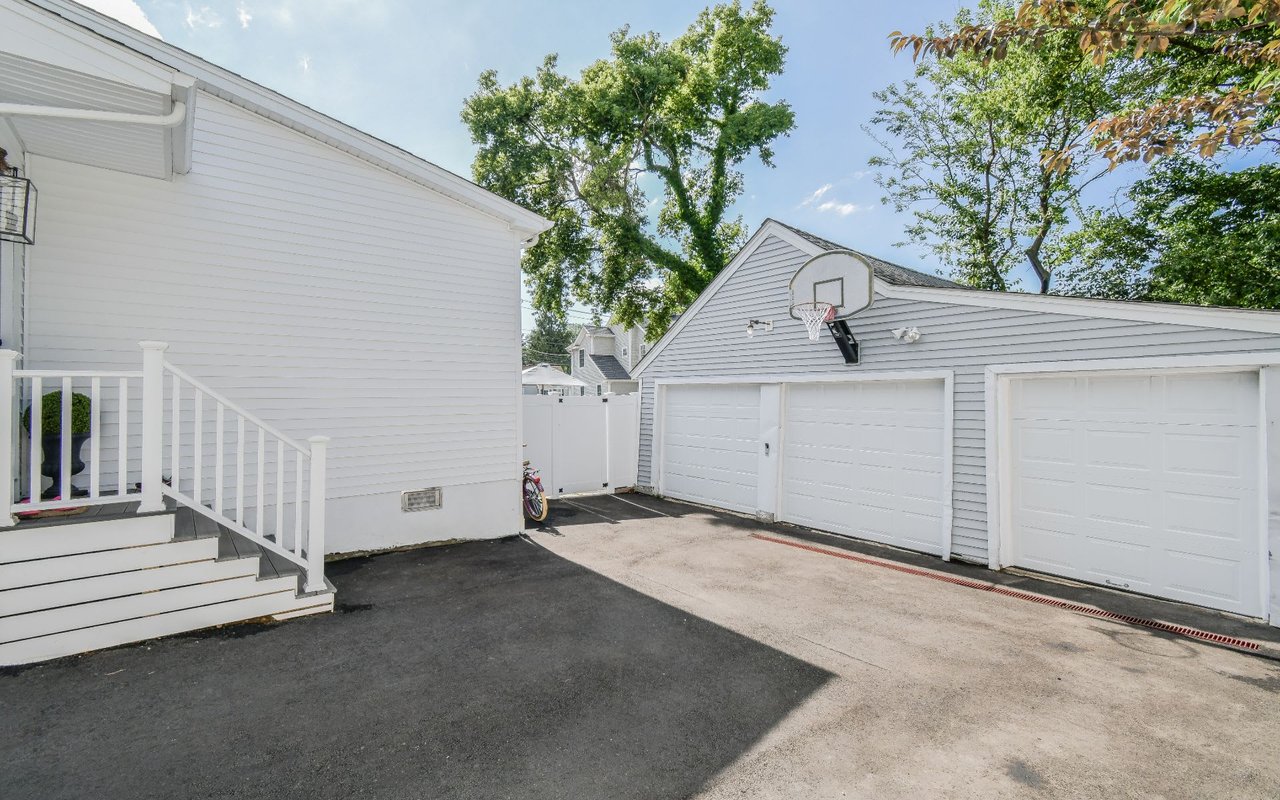 956 Oldfield Road