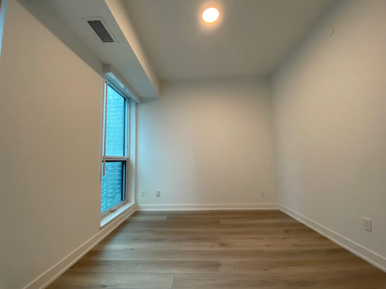 327 King St W, Unit 3104