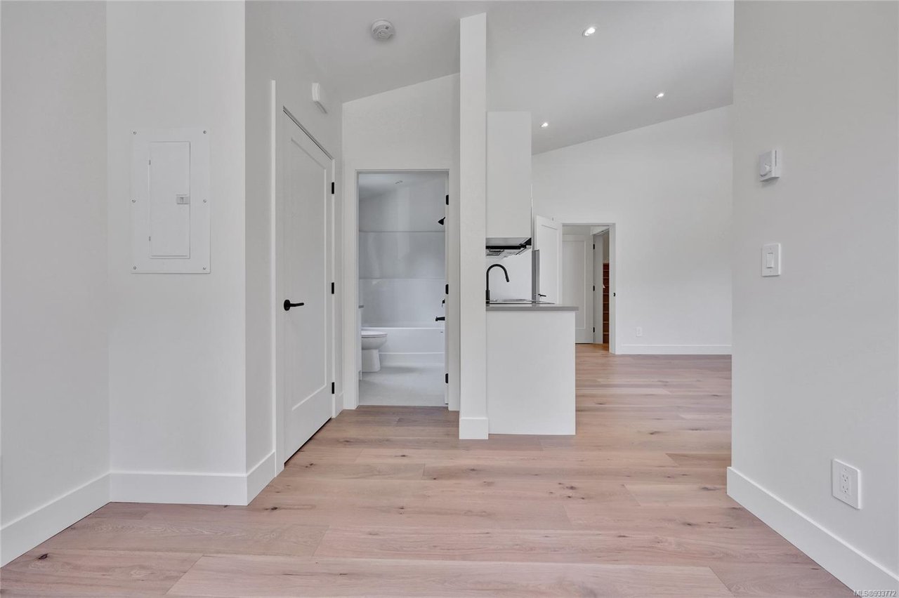 3909 Olympian Wy