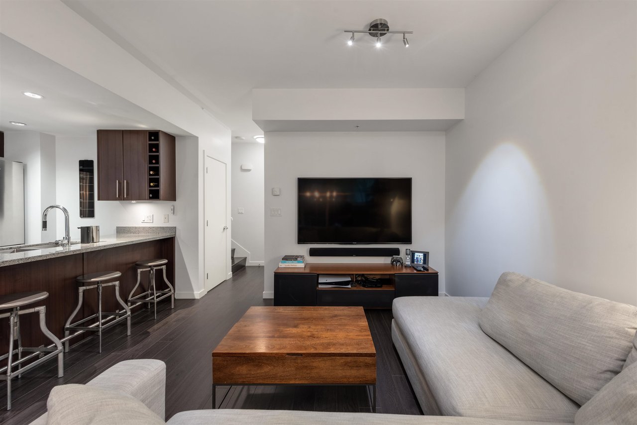152 W 1st Ave