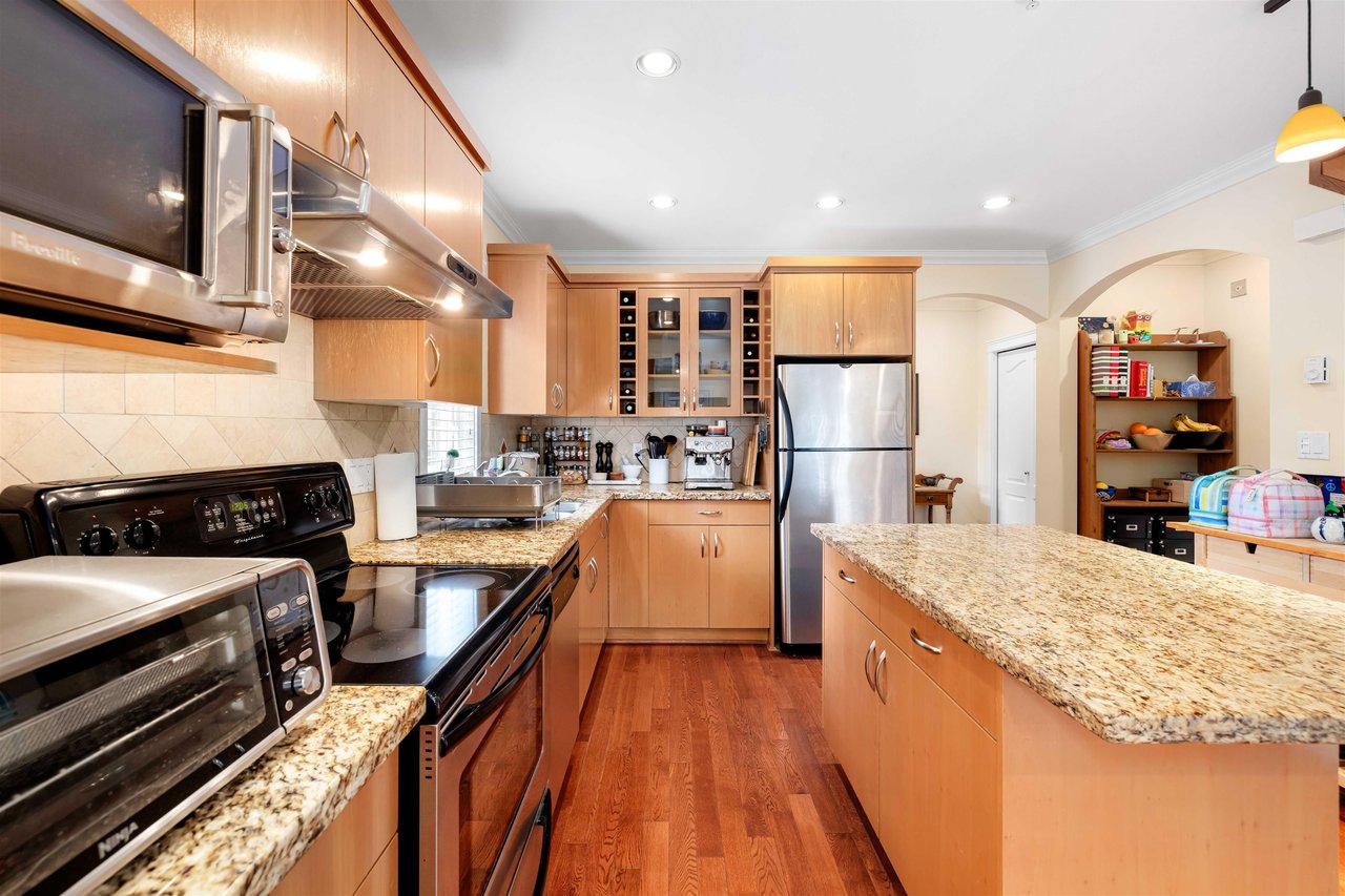 1780 E Georgia St
