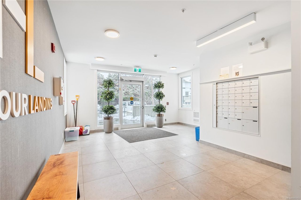 401-835 Dunsmuir Rd
