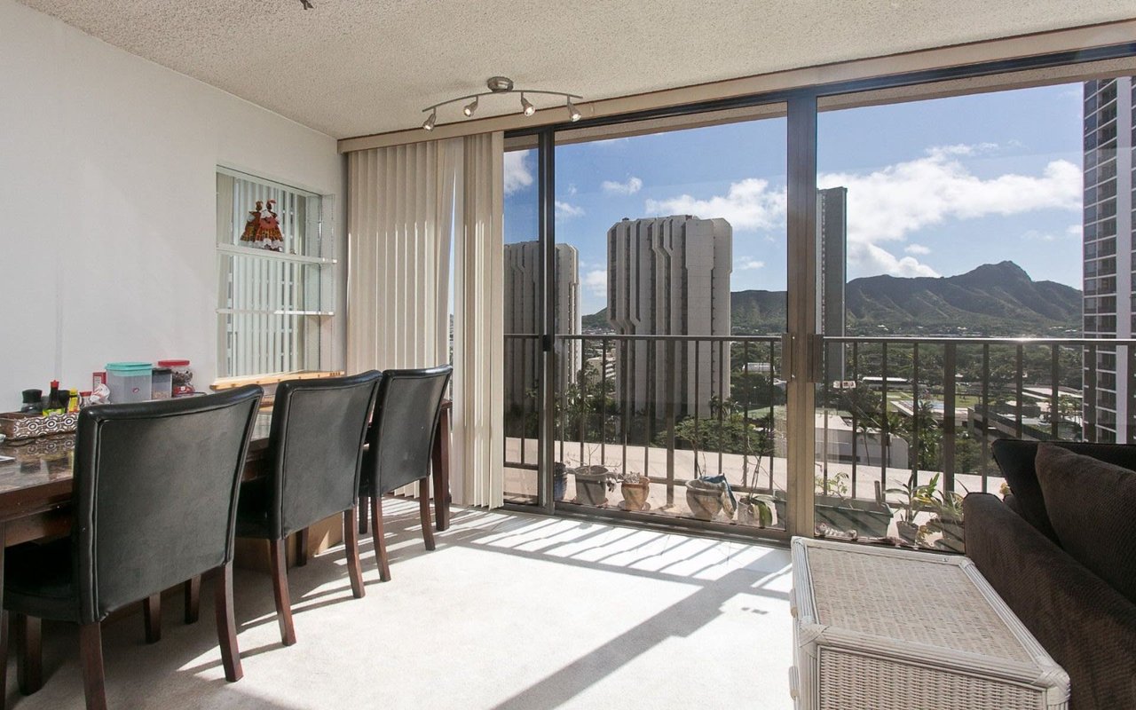 Ohua Avenue – Residential Ambiance on the Quiet Side of Waikiki