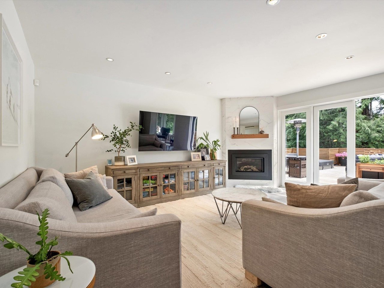 8309 Valley Dr