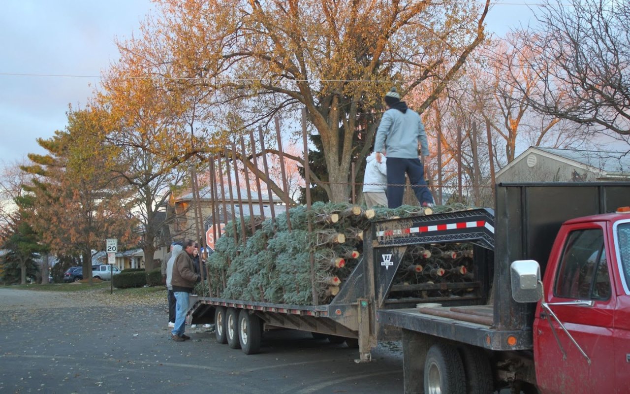 Thanksgiving – Give Praise and Thanks to the Source and Give Blessings to Others