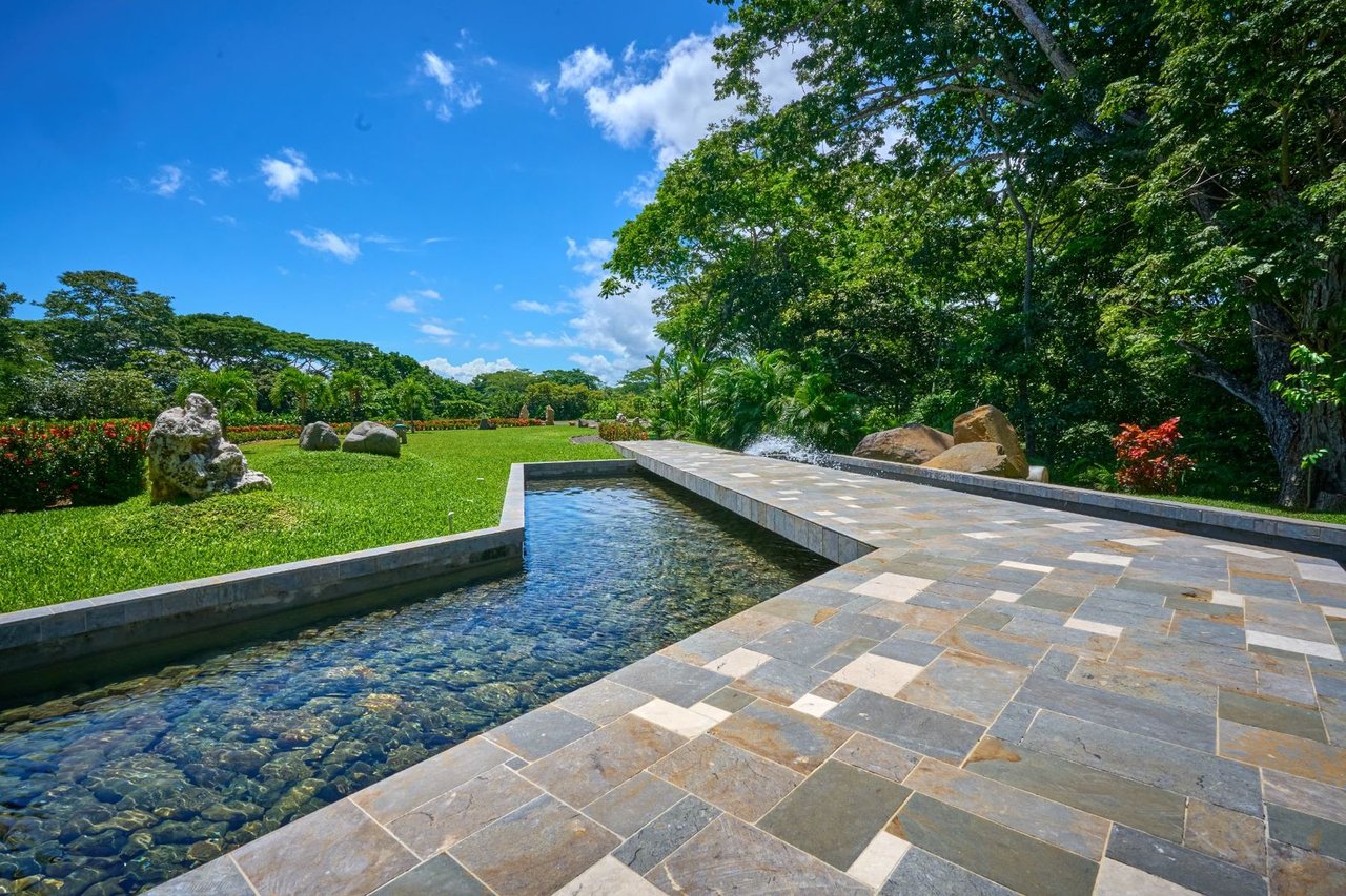 Hilltop Luxury Heliport Estate, Jaco, Puntarenas