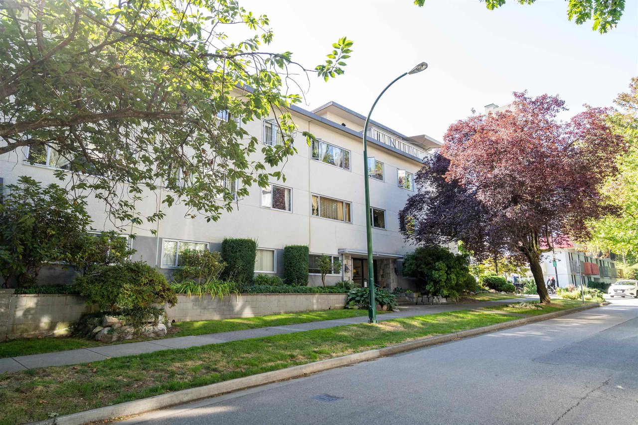 302-1050 Jervis St