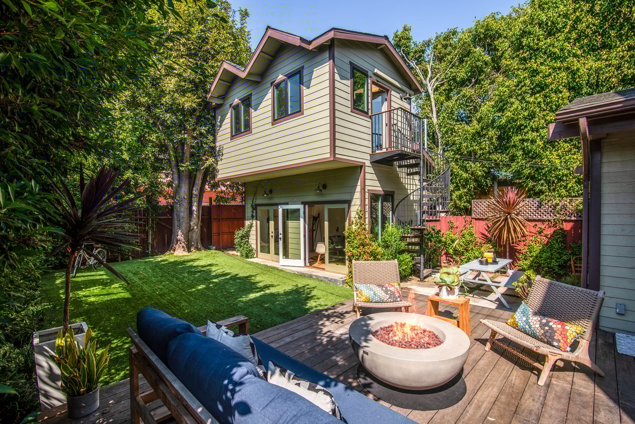 819 Cedar St