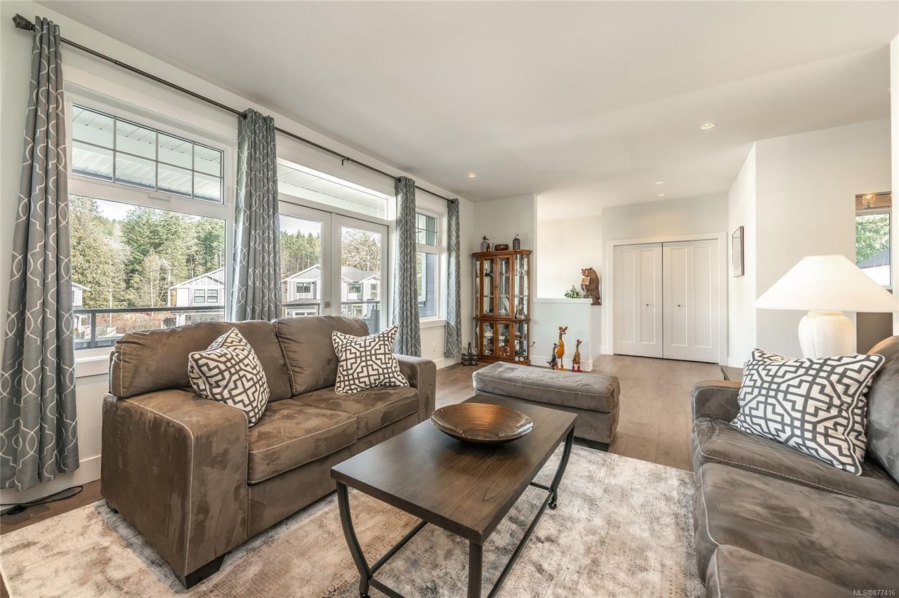 3535 Paperbark Cres