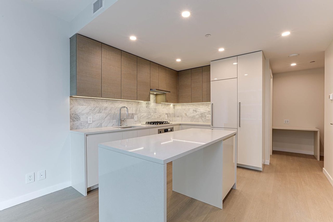1312-2108 Gilmore Ave