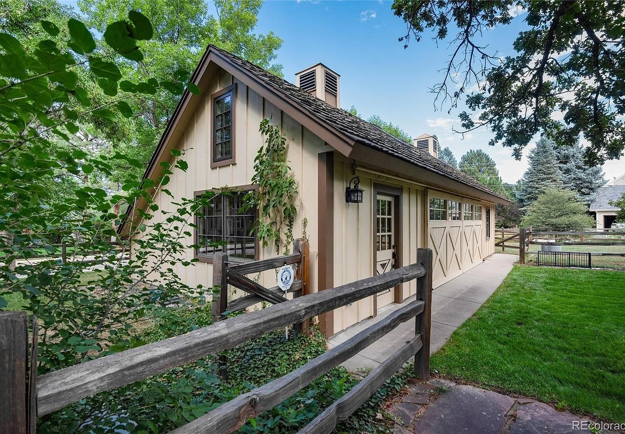 8 Meadowview Lane