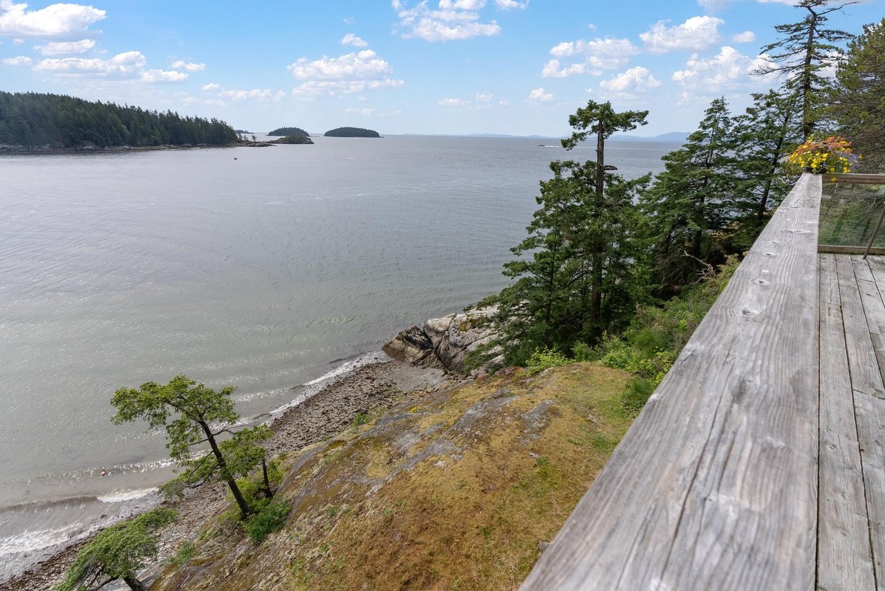 280 Arbutus Reach Rd