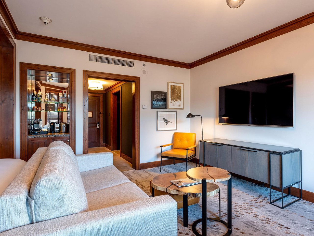 562-4591 Blackcomb Wy