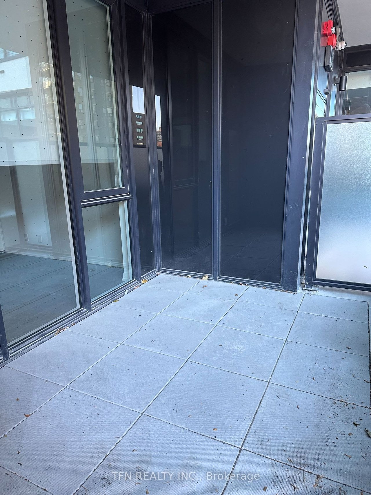 270 Dufferin St Unit: 211