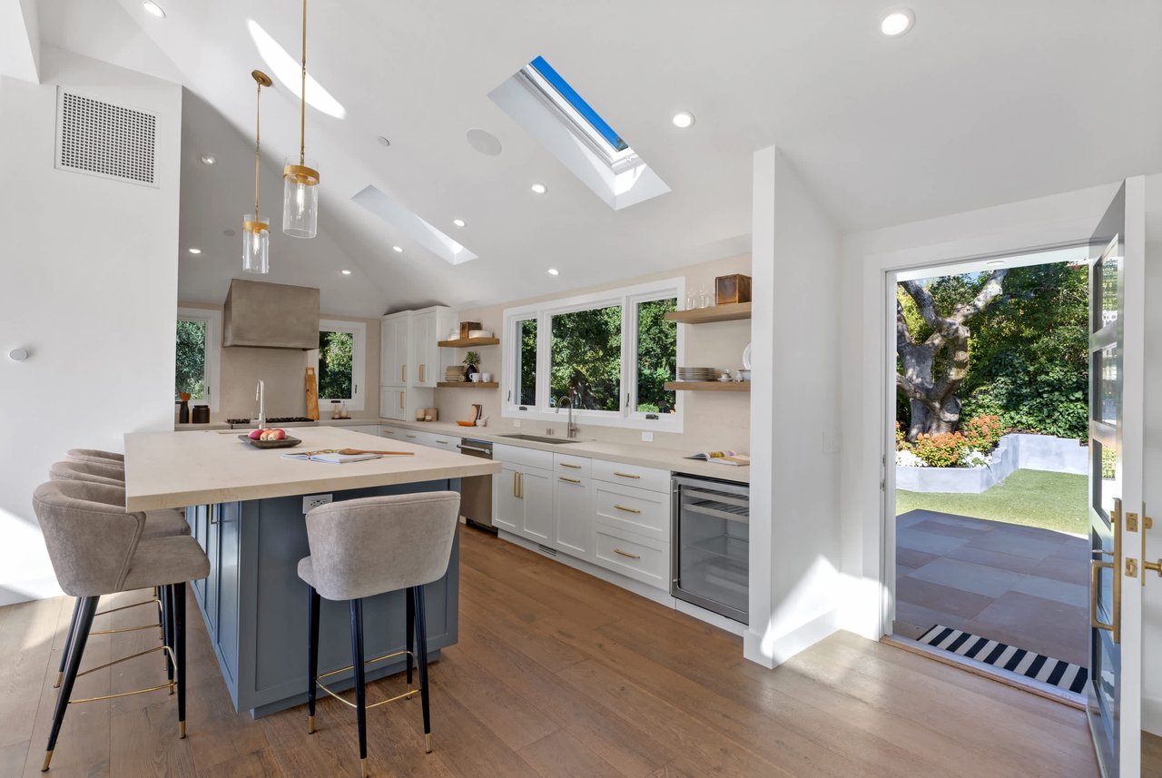 Exceptional Contemporary Renovation