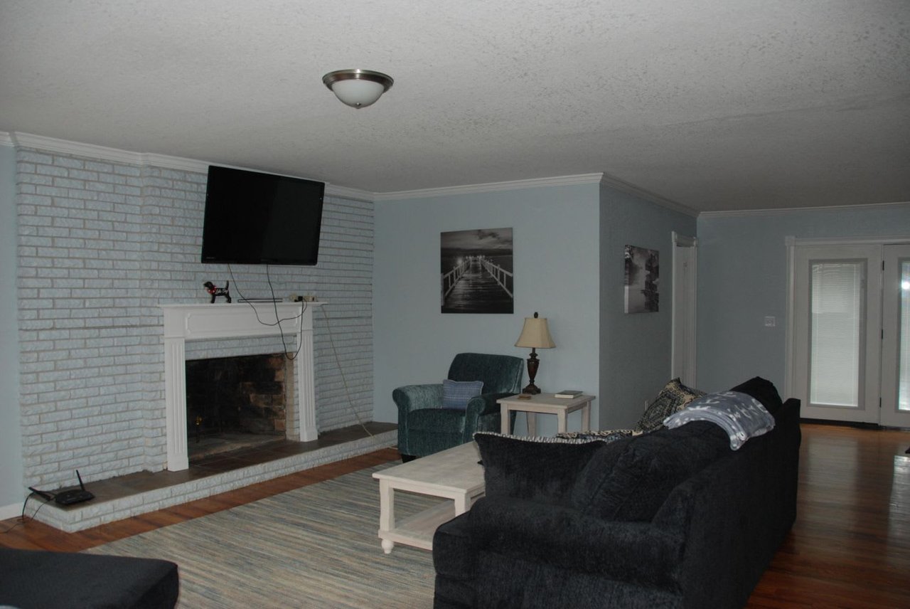 131 Oak Ln