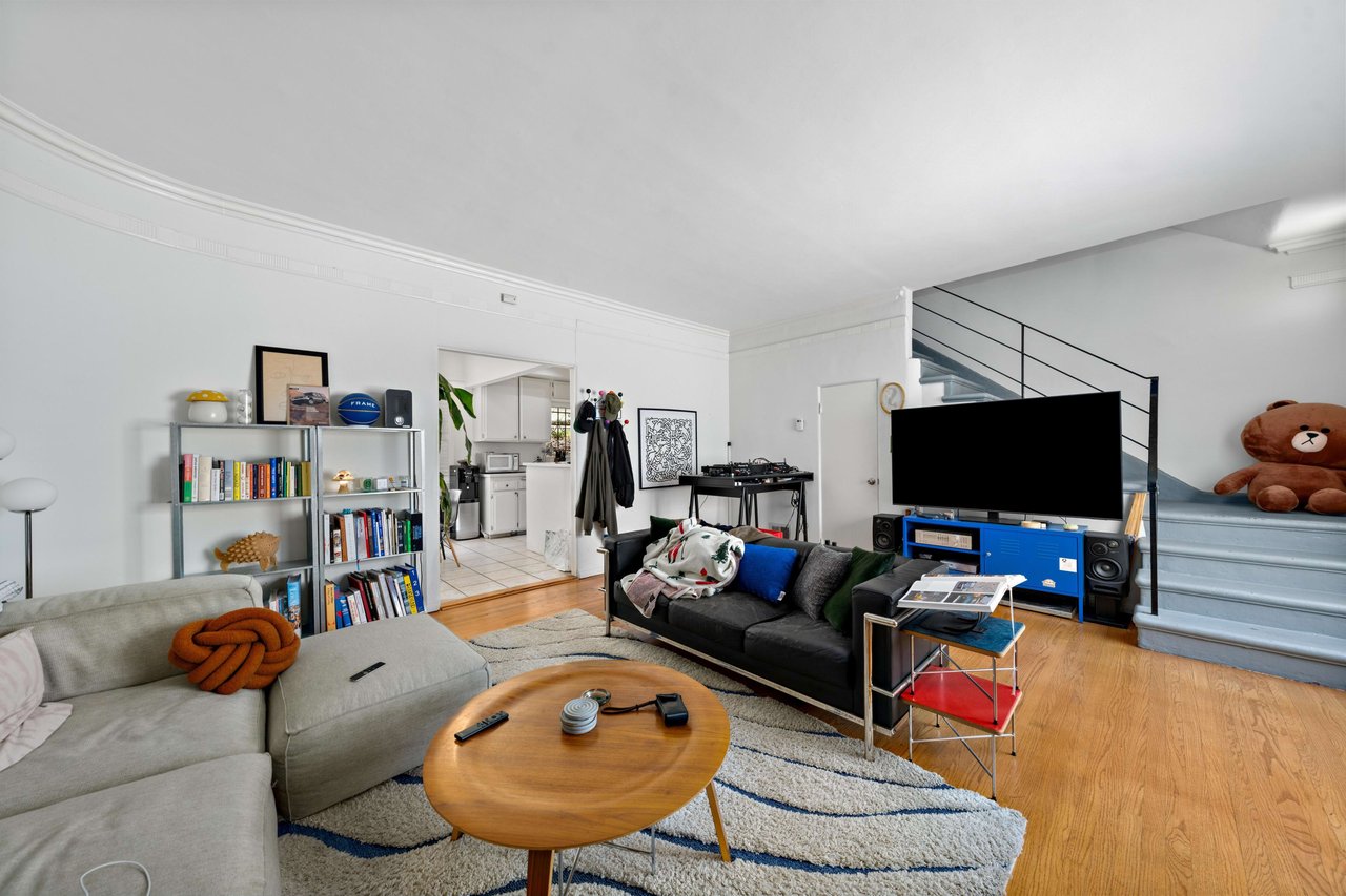 6120 Packard Street, South Carthay