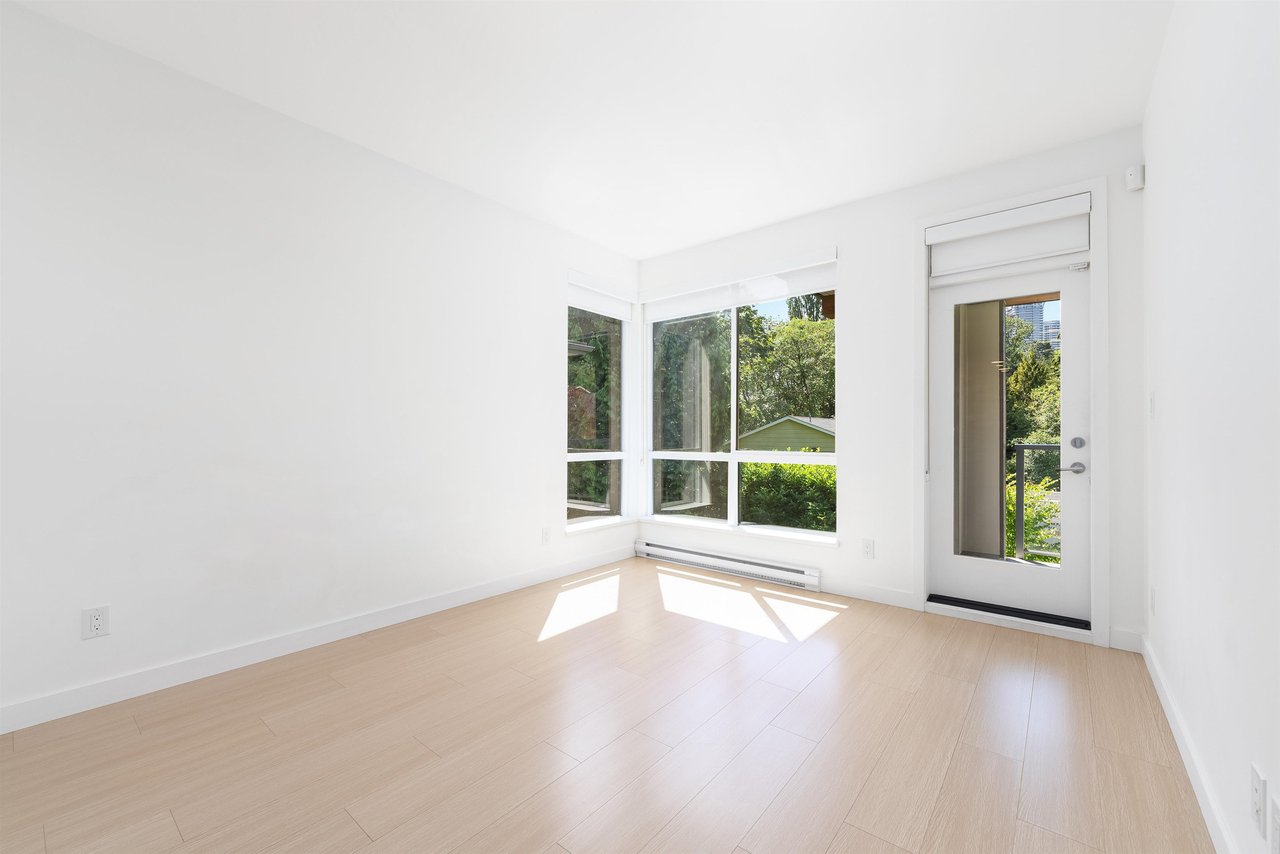 303-5460 Broadway Wy