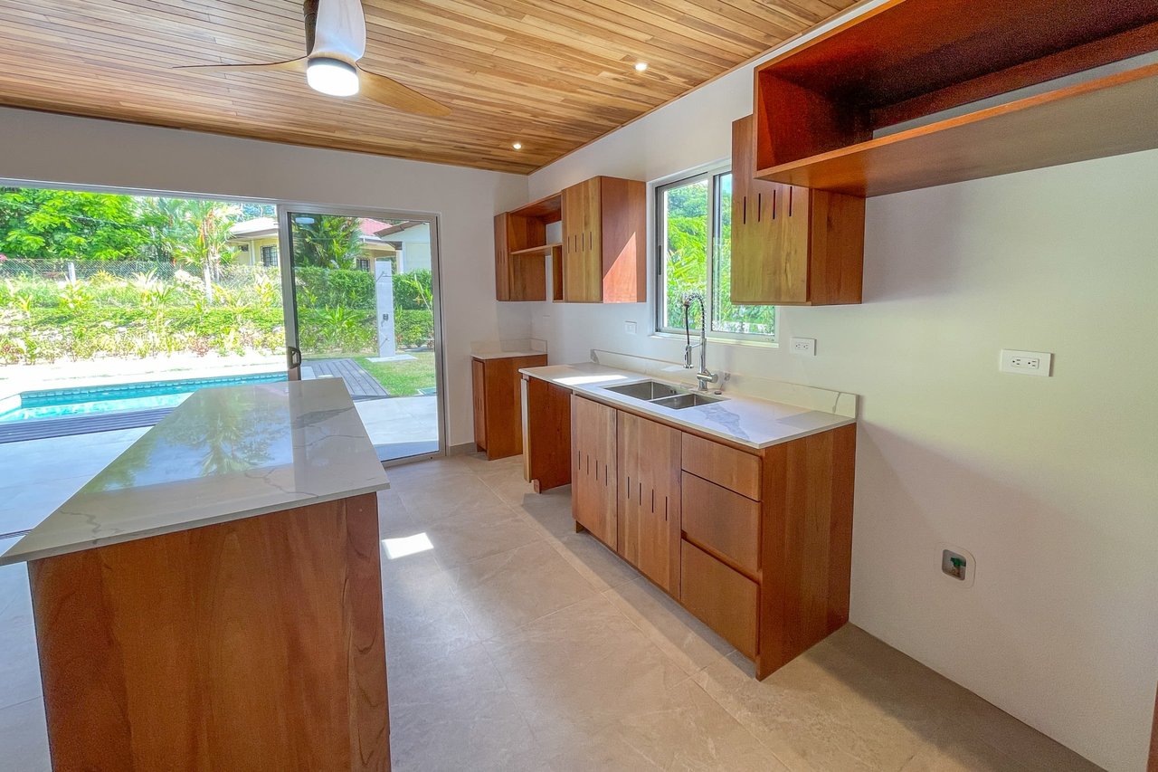 Low-Maintenance 3-Bedroom Villa With Pool & Peaceful Terraza On Calle Buganvillea In Ojochal Costa Rica