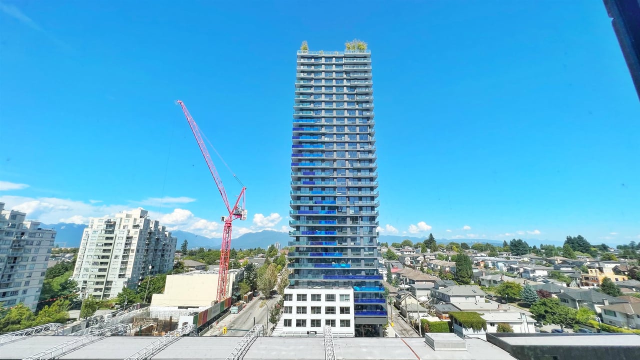 905-3438 Vanness Ave