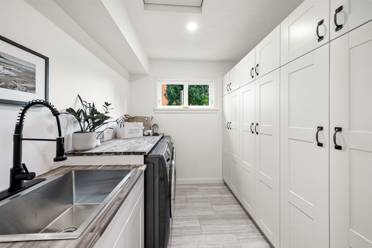 4365 Raeburn Street, North Vancouver