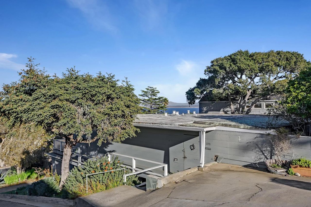 273 Lighthouse Ave