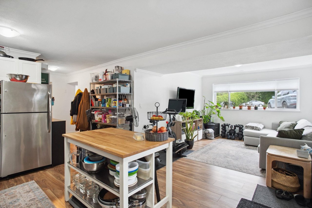 18348 63a Ave