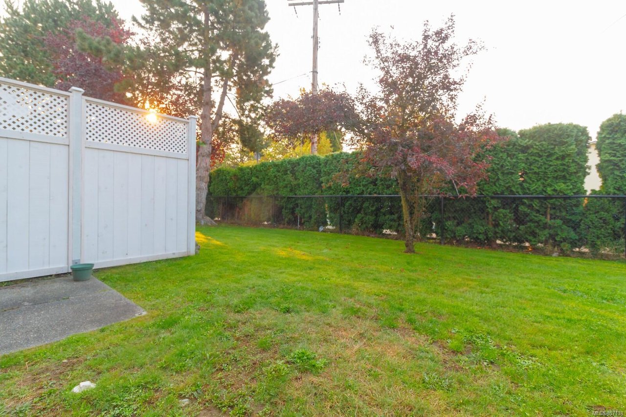 7-1550 North Dairy Rd, Saanich