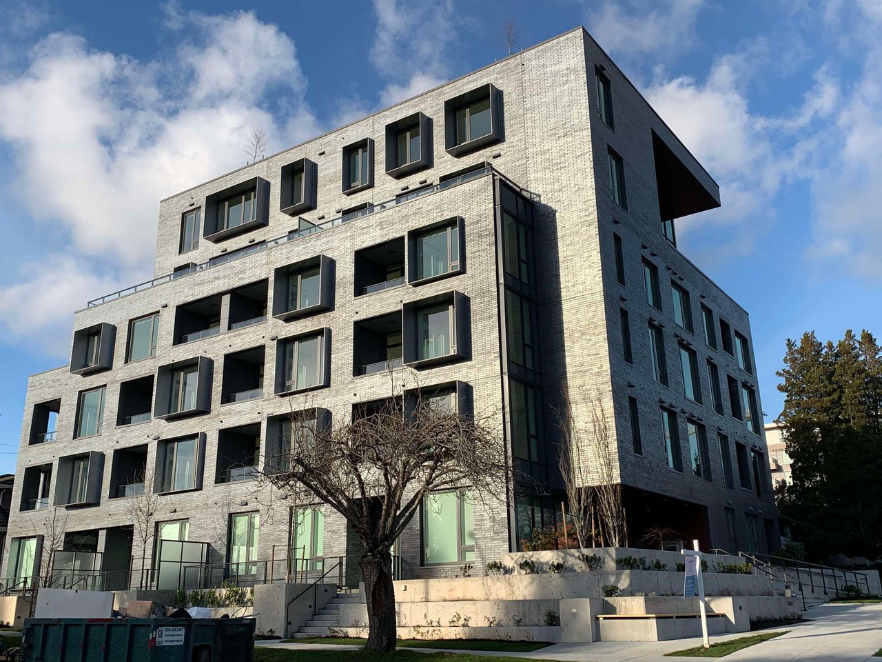 403-7777 Cambie St