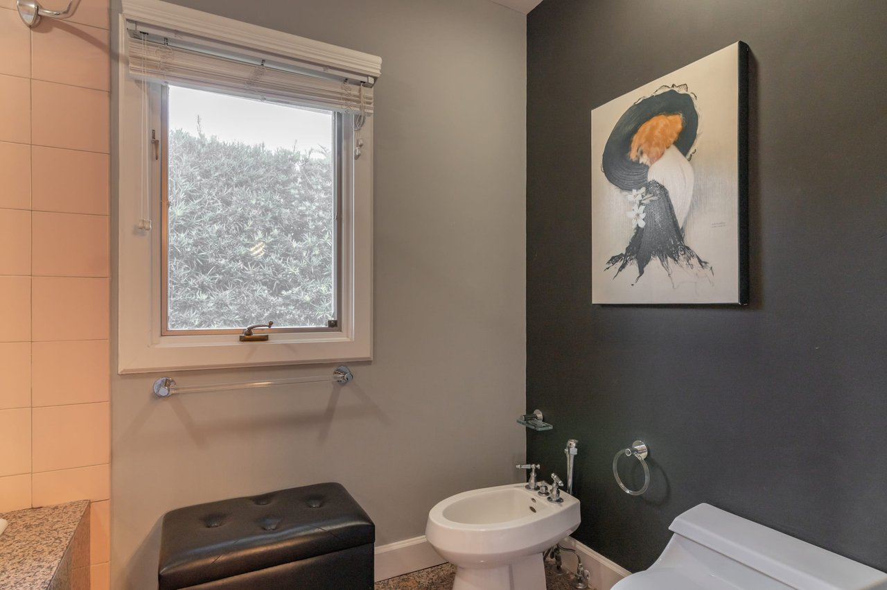 Prestigious Address in Lido Shores