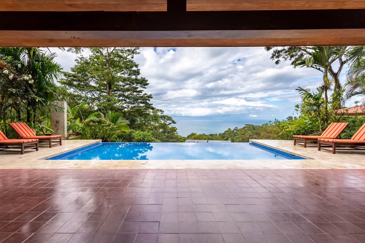 Solar Powered Ocean View Estate, Dominical, Puntarenas