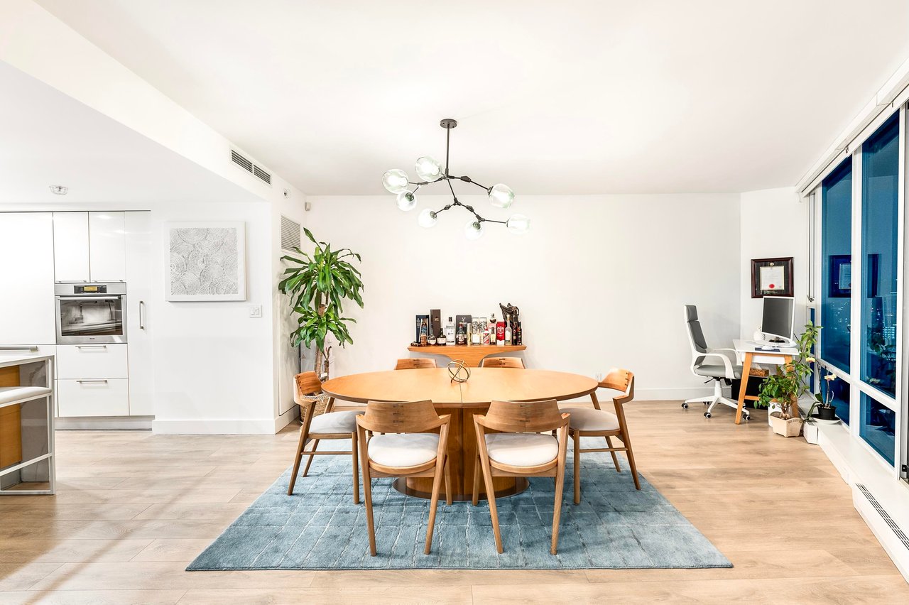 2603-8 Smithe Mews
