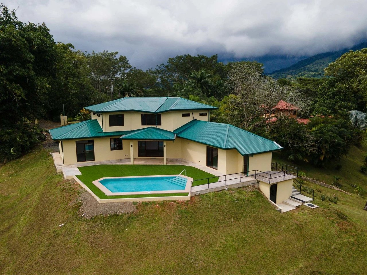 Casa Laguna, Finca Tranquila
