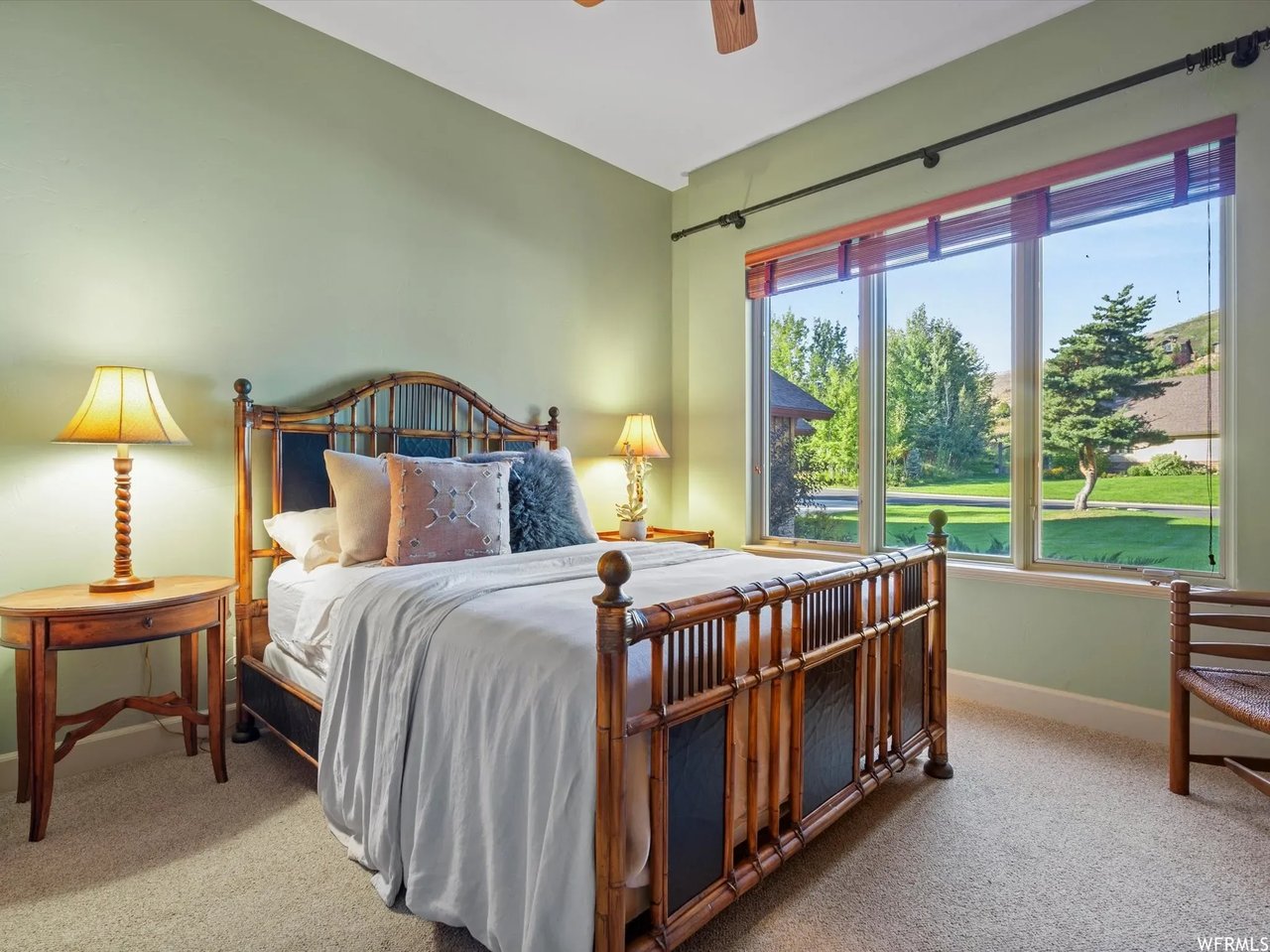 5823 E Elkhorn Dr