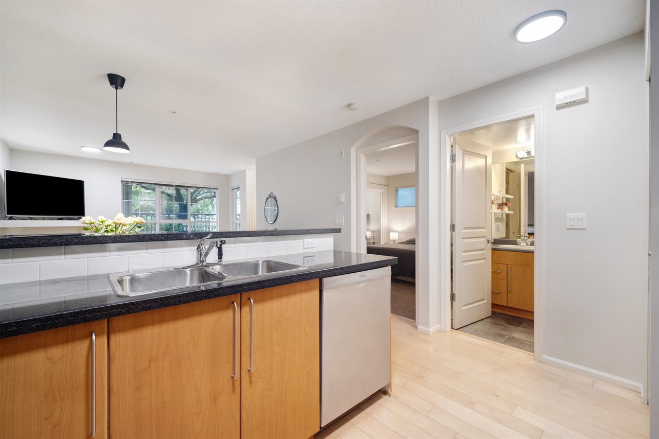 1131 Ross Rd
