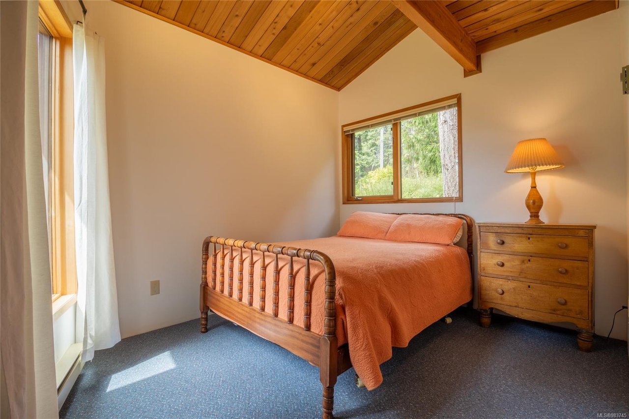 2637 Shoal Rd, Pender Island