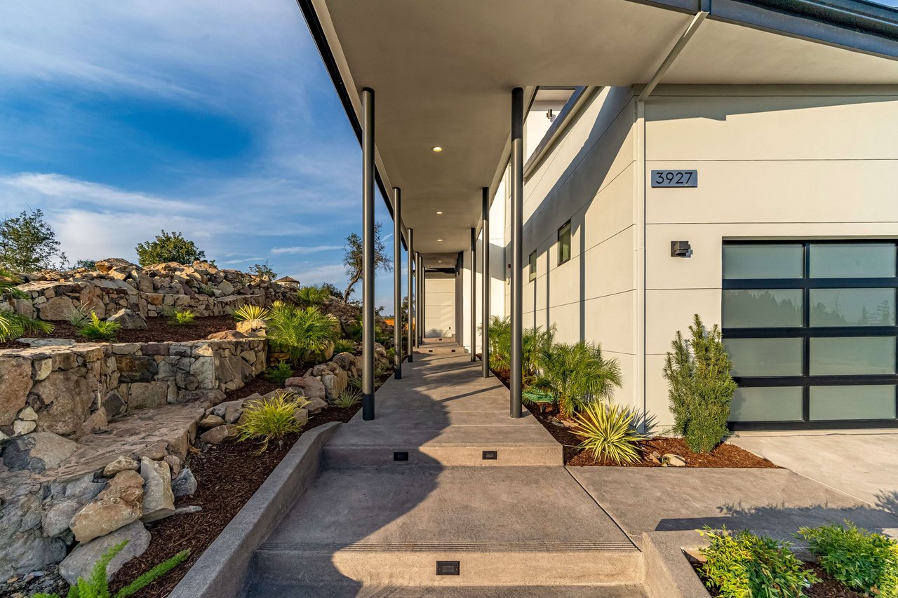 3927 Rincon Ridge Drive
