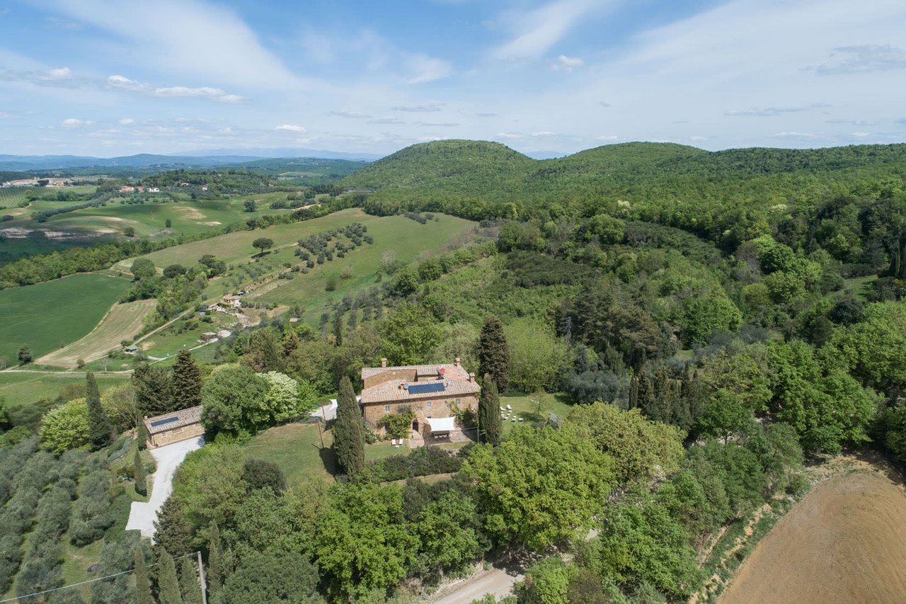 TENUTA RUSTICHELLO “Superb property for sale in the municipality of Montalcino” 