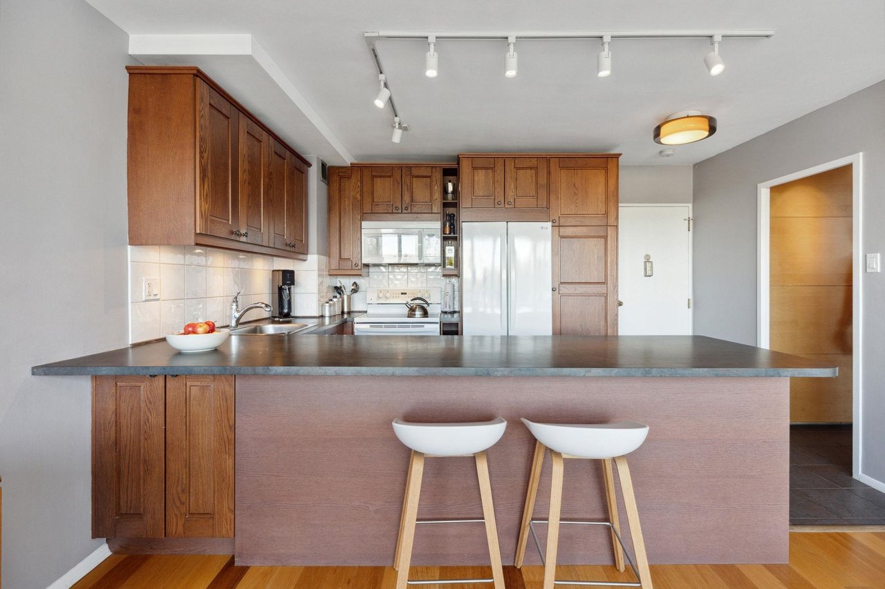 720-1445 Marpole Ave